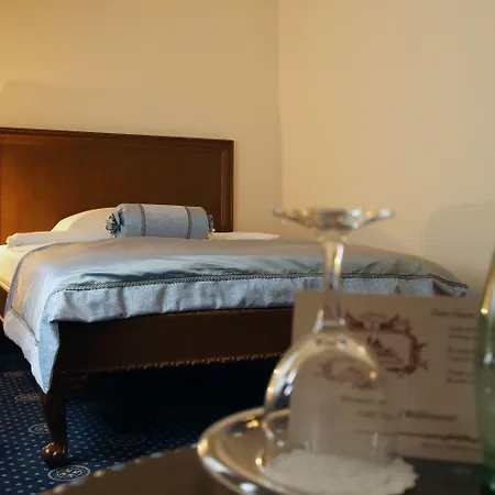 Hotell Schloss Wolfsbrunnen 4*