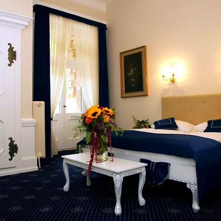 Schloss Wolfsbrunnen מלון 4*