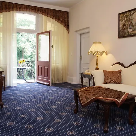 Schloss Wolfsbrunnen מלון Schwebda