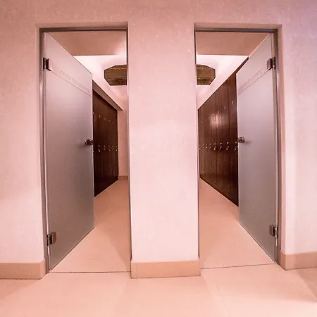 מלון Schloss Wolfsbrunnen