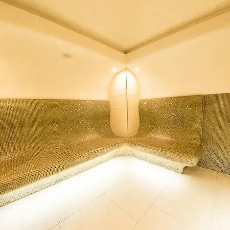 Hotel Schloss Wolfsbrunnen 4*