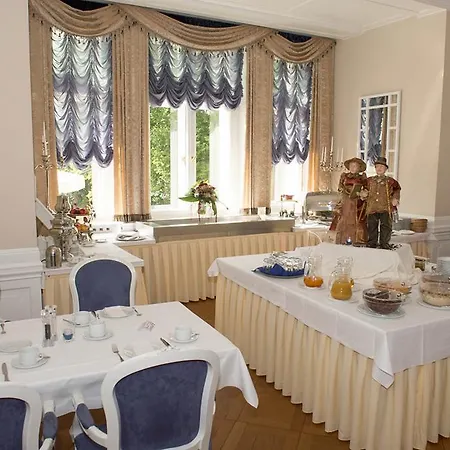 Отель Schloss Wolfsbrunnen 4*