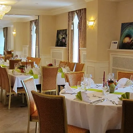 Schloss Wolfsbrunnen Отель 4*