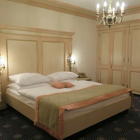 Отель Schloss Wolfsbrunnen 4*