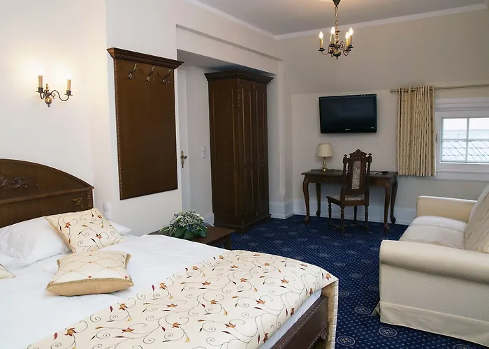 Schloss Wolfsbrunnen Отель Schwebda